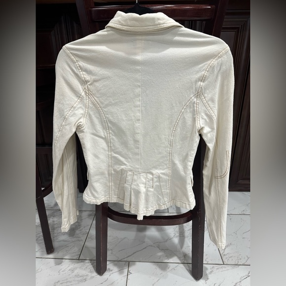 Women Jean stretchy material jacket - Picture 2 of 7